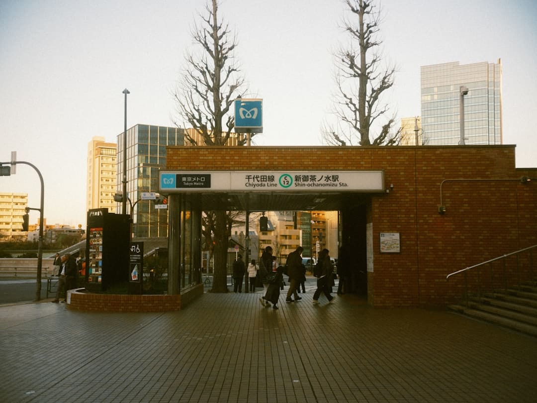 极兔市值赶超京东物流，满帮挺进前三，闪送缩水超60%，物流科技重构资本叙事